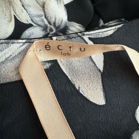 Ecru Lab Floral Cutout Shirts Romper Size Medium - Picture 3 of 16